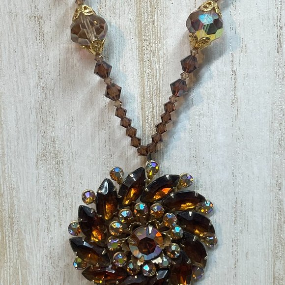 Handmade crystal rhinestone pendant, crystal necklace repurposed vintage brooch - Picture 3 of 7